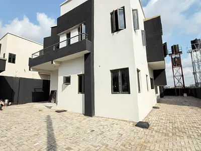 5 Bedrooms Detached Duplex + BQ