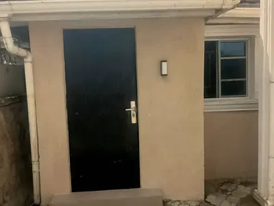 Sharp Spacious Self Con in the Middle of Town