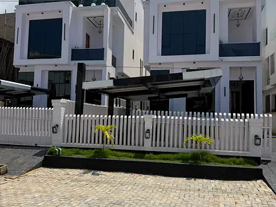 5 Bedroom Fully Detached Duplex