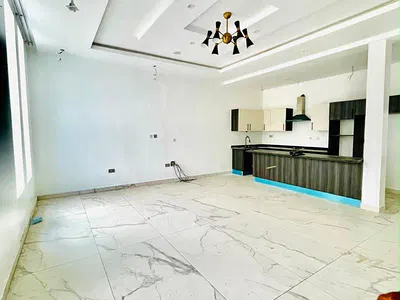 Brand New Beautiful Luxurious Juicy Commercial Studio Apartment