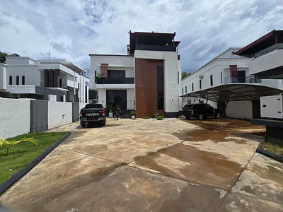 Luxury 5 Bedroom Duplex