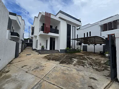 Luxury 5 Bedroom Duplex