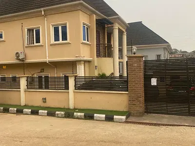 A Massive Modern 6 - Bedroom Duplex