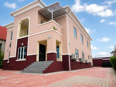 Sharp 4-Bedroom Fully Detached Duplex with a Room BQ