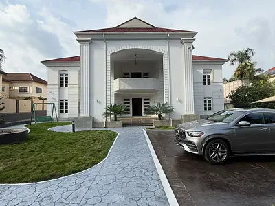 5 Bedroom Detached Duplex 2 Rooms