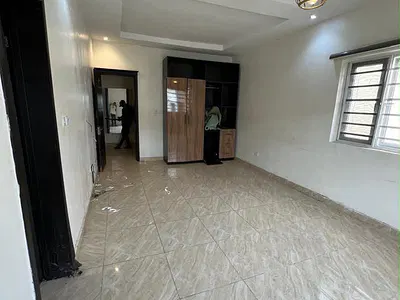 Spacious Semi Masters Apartment