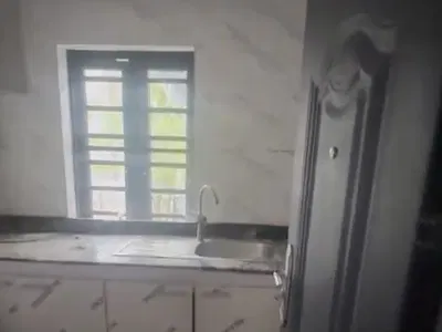 Self Contain