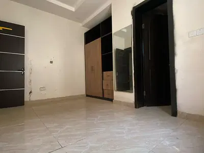 Standard and Good *room Self Con* Upstairs Available