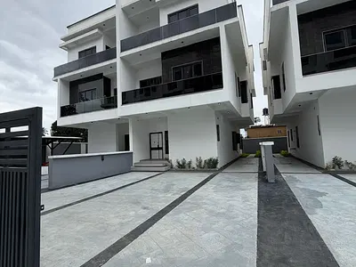 Newly Built 5-Bedroom Detached Duplex