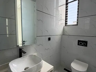 5 Bedroom Luxuriously Built Fully Detached with Swimming Pool