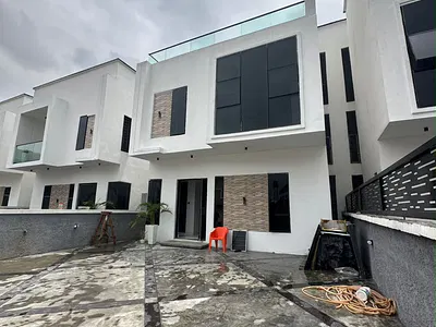 Luxurious 5 Bedroom Semi Detached with BQ
