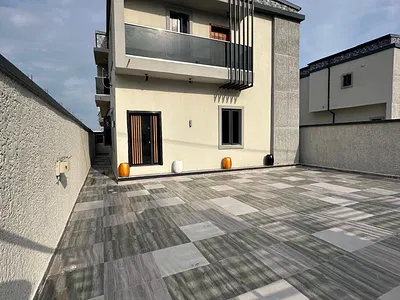 4 Bedroom Fully Detached Duplex with a Pool