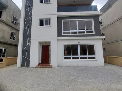 Six Bedroom Duplex with BQ — Lekki Phase Two, Osapa, Lekki, Lagos