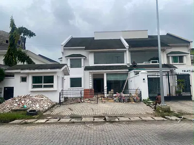 Commercial Multi-Space Semi Detached Building