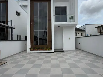Luxuriously Built 5-Bedroom Fully Detached Duplex