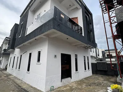 4 Bedrooms Fully Detached Duplex with a BQ