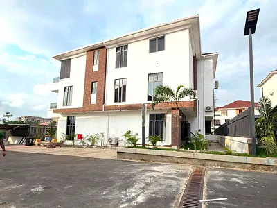 Brand New 2 Bedroom Apartment with A/C and Tarred Road — Galadimawa, Abuja