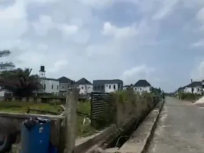 Fenced Land Measuring 658 Square Meters