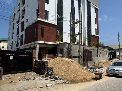 Amazing 2 Bedrooms Flat with a Gym — Lekki Phase 1, Lekki, Lagos