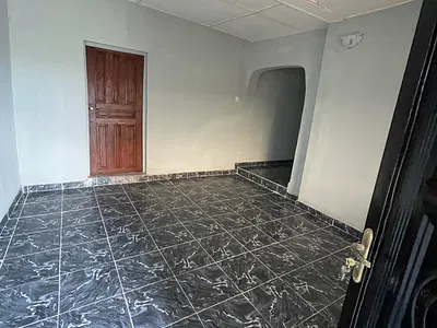 Newly Renovated Spacious (1 Bedroom) Mini Flat — Isokan Estate Harryman Block Bus Stop Osi-Ota, Ado-Odo/Ota, Ogun