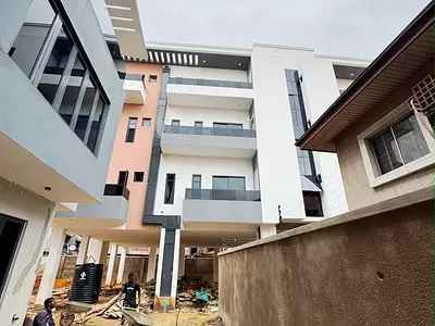 Deluxe 3 Bedroom Apartment with BQ — Maryland, Lagos