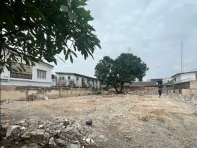 Land Size: 6, 060 SQM * Existing Structure: Demolishable Structures — Buordilon Road, Old Ikoyi, Ikoyi, Lagos