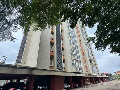 Spacious Lovely 3 Bedroom Apartment — Surulere, Eric Moore, Surulere, Lagos