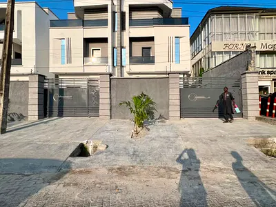 Smart 4 Bedrooms Detached Duplex + BQ — Admiralty Way, Lekki Phase 1, Lekki Phase 1, Lekki, Lagos