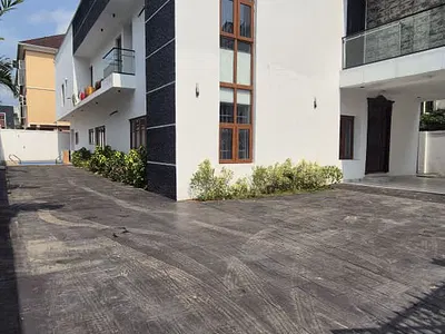 Luxury 6 Bedroom House — Ikeja, Lagos