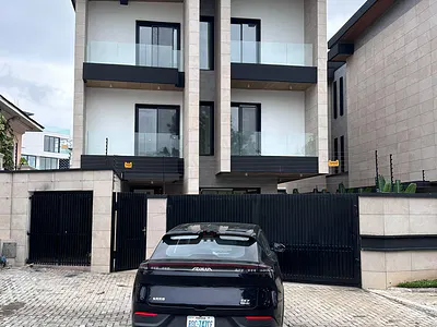 Masterpeice 5 Bedroom Fully Detached House — Ikoyi, Lagos
