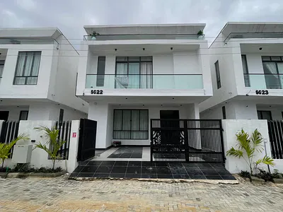 5 Bedroom Fully Detached House — Lekki, Lagos