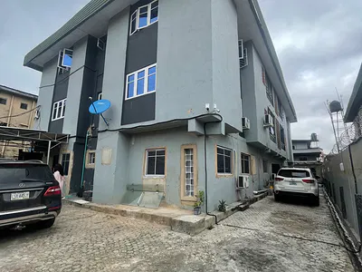 3 Bedroom Flat — Odogbolu Street, Surulere, Lagos
