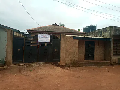 Uncompleted 3 Bedroom Flat — Wazobia Market Ikola, Abesan, Ipaja, Lagos