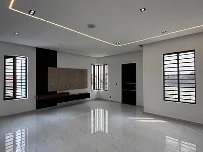 Lovely 5 Bedroom Duplex with a BQ and a Pool — Lekki, Lagos