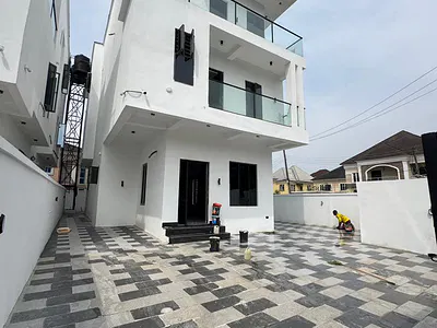 Lovely 5 Bedroom Duplex with a BQ and a Pool — Lekki, Lagos