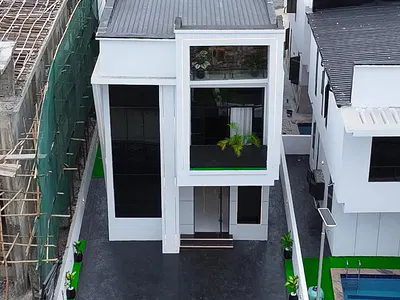 Spacious 5 Bedroom Duplex with a BQ, and a Pool — Lekki Conservation Chevron, Lekki Phase 2, Lekki, Lagos