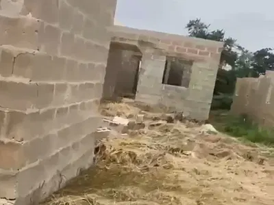 Uncompleted 3-Bedroom Flat with 2 Shops. — Ifo Ibogun Idi Aga Bus Stop Ogun State, Ifo, Ogun