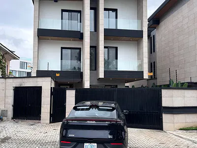 Luxury 5 Bedroom Detached Duplex — Ikoyi, Lagos