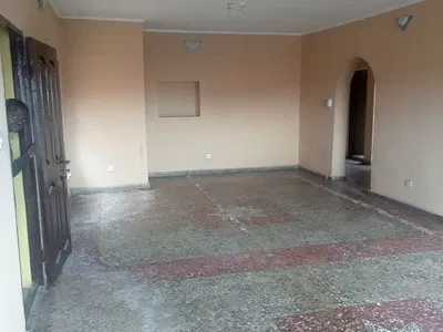 Nice and Spacious 3bedroom Upstairs in Surulere — Off Ishaga Road Surulere Lagos, Ojuelegba, Surulere, Lagos