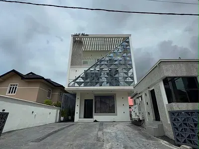 Spacious Office Space Available Strictly for Office Use — Lekki Phase 1, Lekki, Lagos