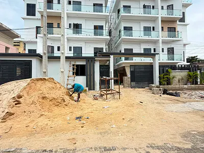 2 Bedroom Apartment with Swimming Pool and Elevator — Lekki, Lagos