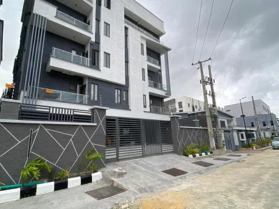 Gorgeous 2 Bedroom Apartment with a Pool, Gym, Elevator — Lekki, Lagos