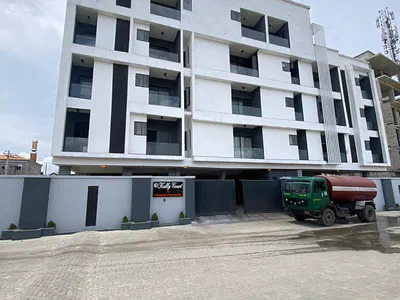 Gorgeous 2 Bedroom Apartment with a Pool, Gym and Elevator — Lekki, Lagos