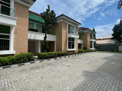 4 Bedroom Terrace — Lekki, Lagos
