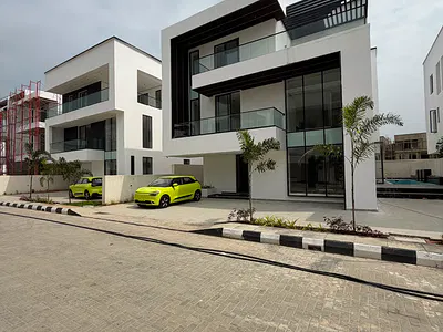 5 Bedroom Luxuriously Built Smart Fully Detached Duplex — Lekki, Lagos