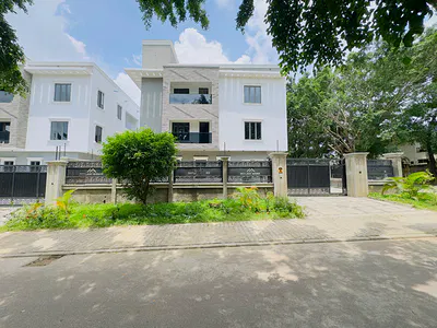 Exquisite 5 Bedroom Detached Duplex with Elevator, BQ & Rooftop — Jabi, Abuja