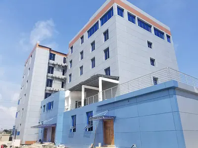 Luxury 72 Rooms & Suites Hotel — Lekki, Lagos