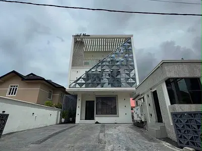 Spacious Office Space Available Strictly for Office Use — Spacious Office Space Available Strictly for Office Use, Lekki Phase 1, Lekki, Lagos