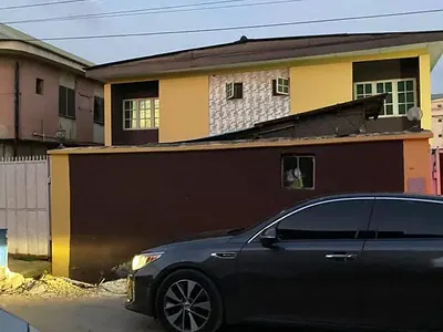 Nicely Maintain Clean 1 Storey Building of Block of 4 Units 3-Bedroom — Surulere, Lagos