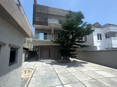 Luxury 5 Bedroom Fully Detached Duplex + BQ, Pool, Cinema — Lekki, Lagos